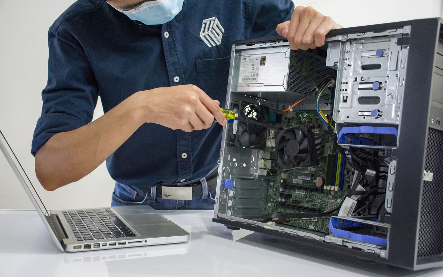 Technicien support et poste de travail