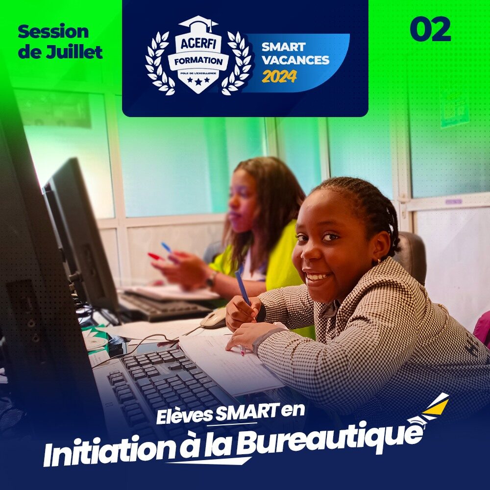A smiling young pupil in an office-software session — Smart Vacances ACERFI.